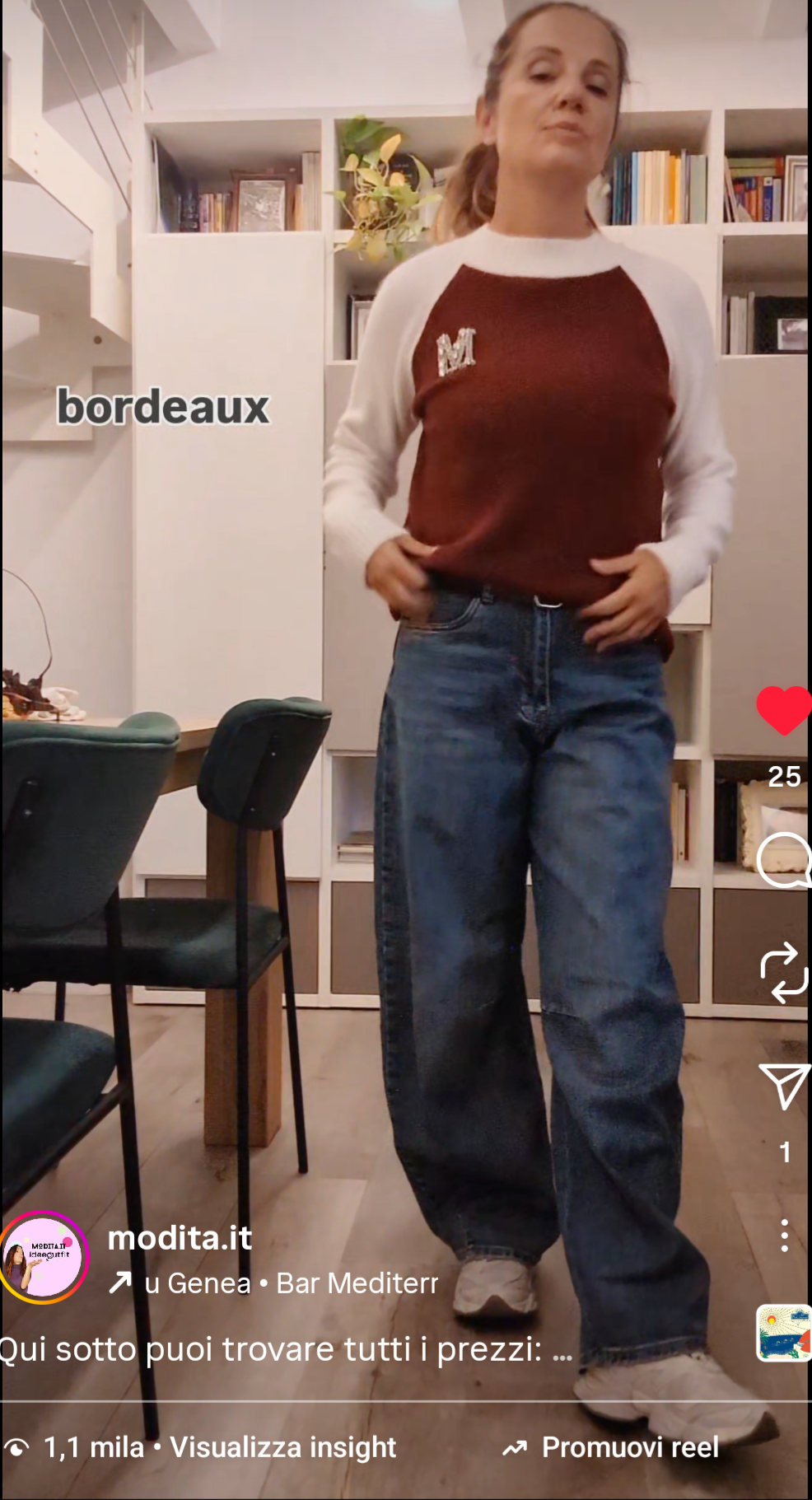 Maglione donna bicolor con maniche avorio e dettaglio strass iniziale M, disponibile in grigio, nero e bordeaux – la coccinelle